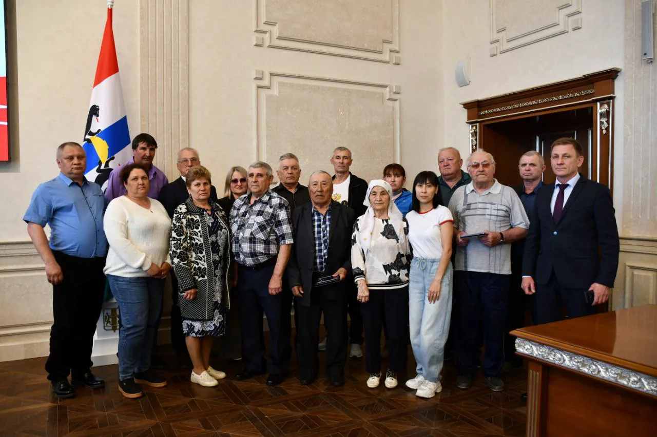 В Новосибирске вручили медали «Отец солдата» родителям участников СВО